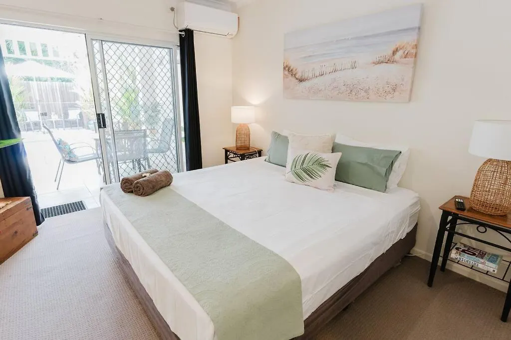 Tropical 2 Bedroom 2 Bath Villa With Private Pool Palm Cove