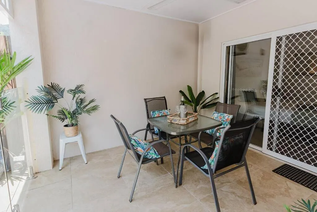 Tropical 2 Bedroom 2 Bath Villa With Private Pool Palm Cove