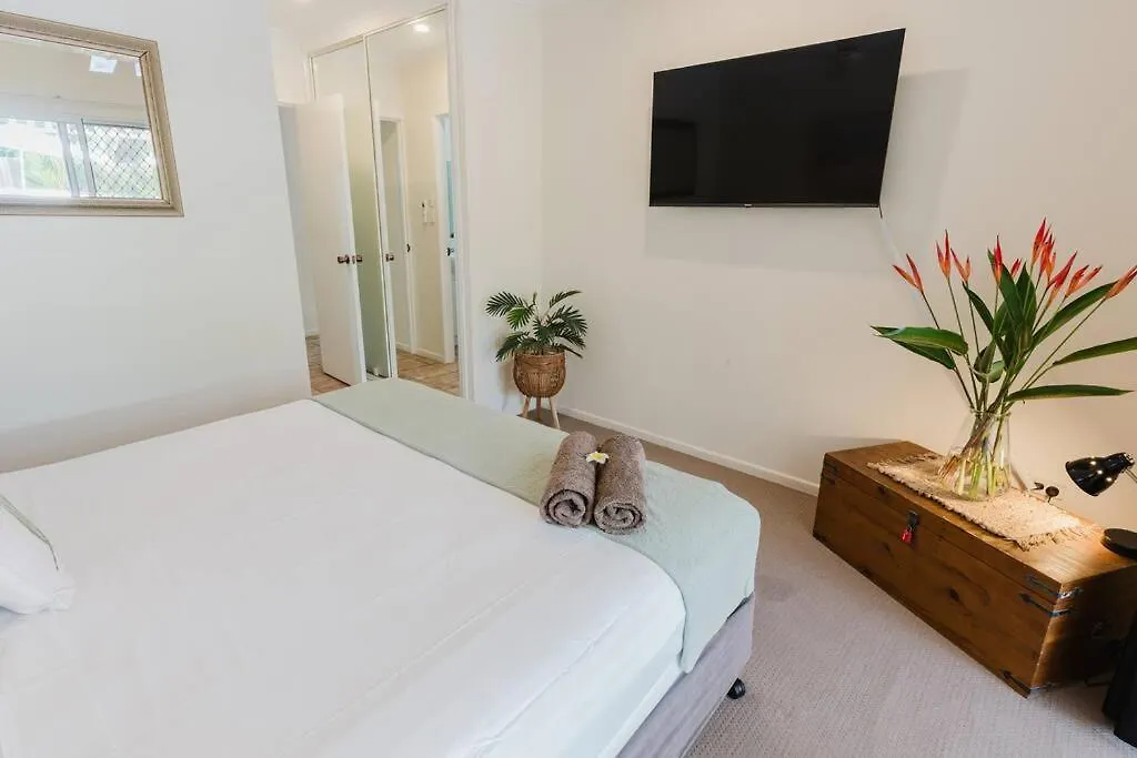 Tropical 2 Bedroom 2 Bath Villa With Private Pool Palm Cove 0*,  Australia