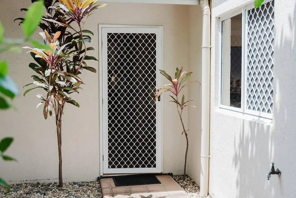 Tropical 2 Bedroom 2 Bath Villa With Private Pool Palm Cove