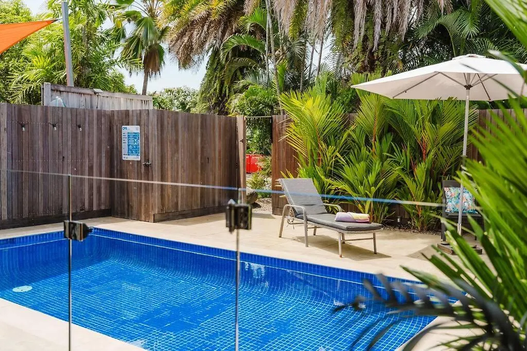 Tropical 2 Bedroom 2 Bath Villa With Private Pool Palm Cove 0*,  Australia