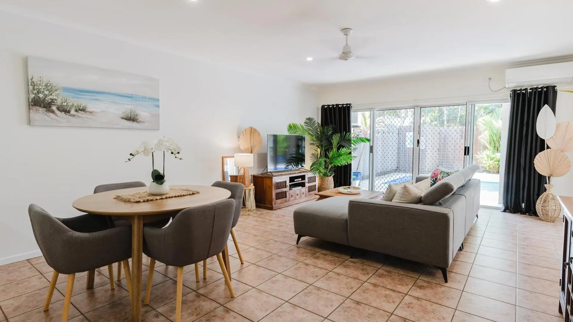 Tropical 2 Bedroom 2 Bath Villa With Private Pool Palm Cove