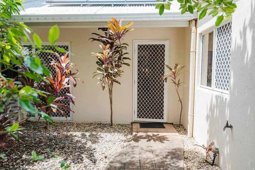 Tropical 2 Bedroom 2 Bath Villa With Private Pool Palm Cove 0*,
