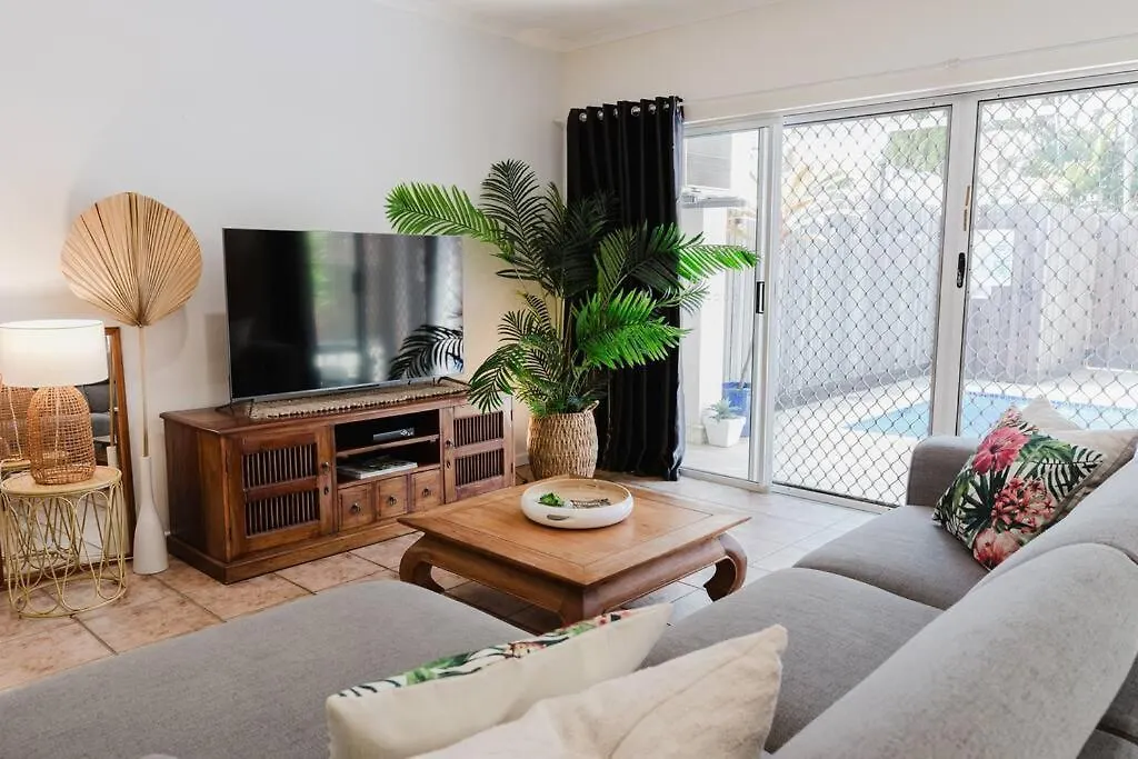Tropical 2 Bedroom 2 Bath Villa With Private Pool Palm Cove